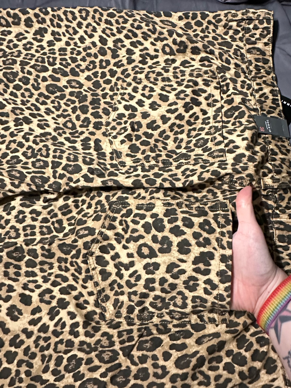 Torrid-Studio high rise leopard pants-Sz 3-NWT - Picture 6 of 10